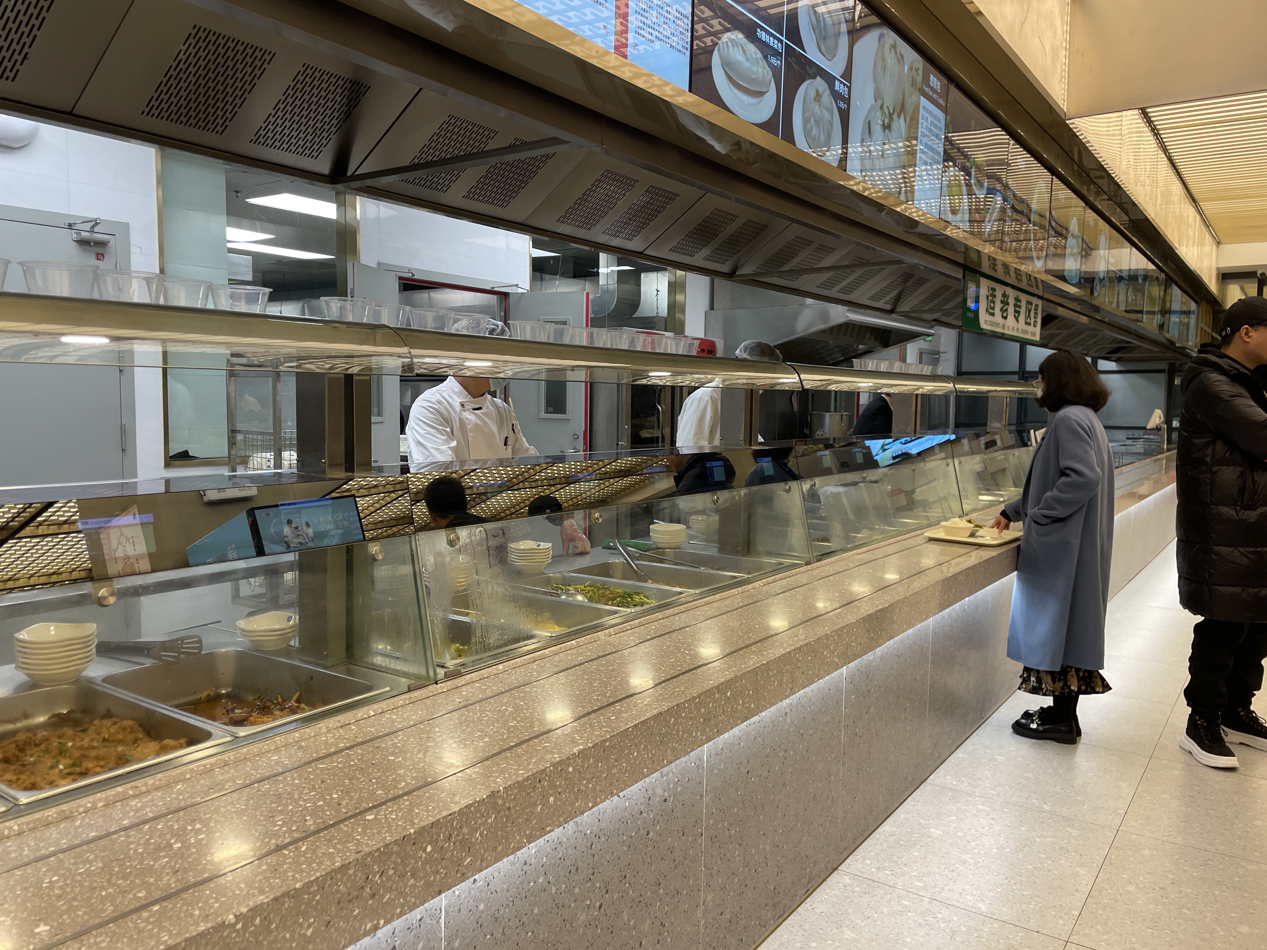 无感出品备餐台应用场景图 3