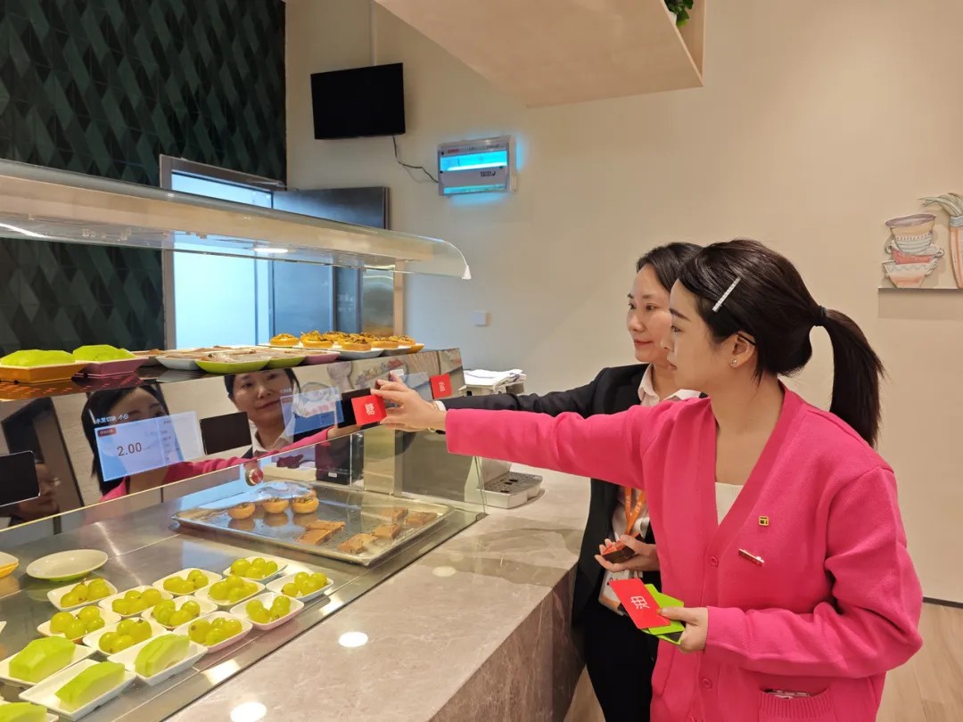 无感出品备餐台应用场景图 4